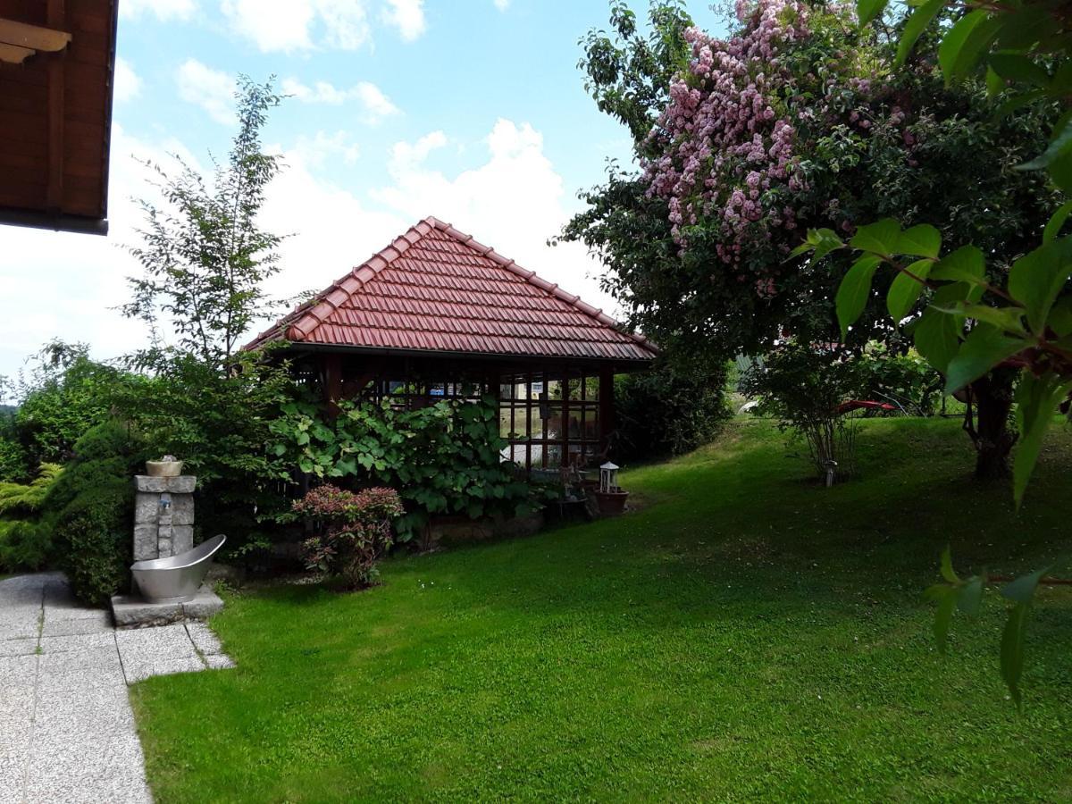 Anna'S Home - Ferienwohnungen Ratsch an der Weinstrasse Bagian luar foto