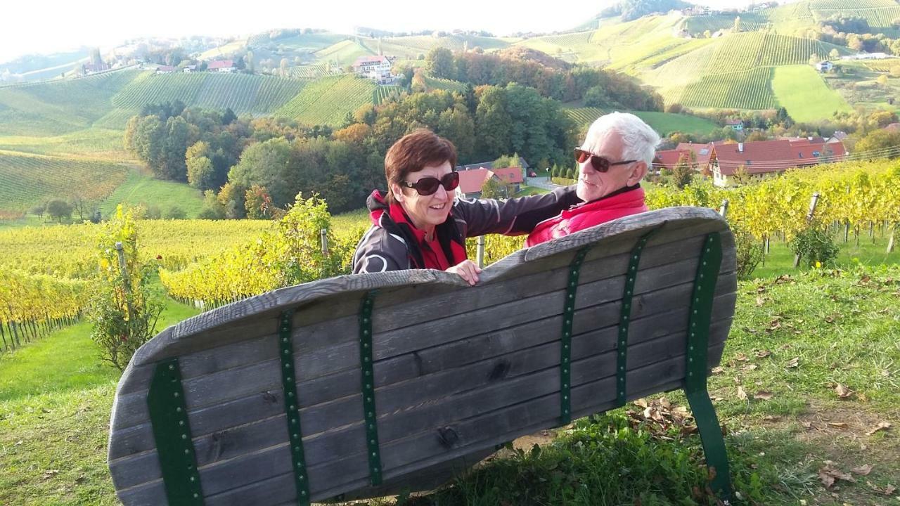 Anna'S Home - Ferienwohnungen Ratsch an der Weinstrasse Bagian luar foto