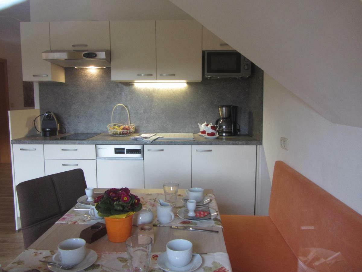 Anna'S Home - Ferienwohnungen Ratsch an der Weinstrasse Bagian luar foto